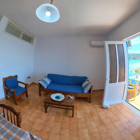 Blue House - Sleeps 4&balcony