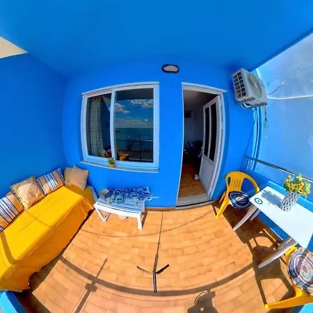 Apartament Blue House - Sleeps 4&balcony Charaki